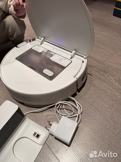 Робот-пылесос Xiaomi Mi Robot Vacuum-Mop Essential
