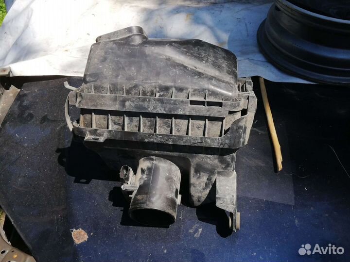 Корпус воздушного фильтра на митсубиси аутлендер х