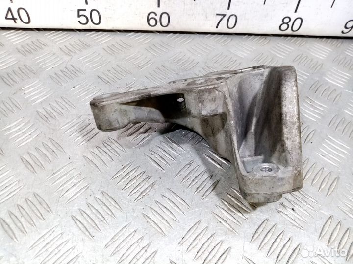 Б/У Кронштейн кпп левый#001