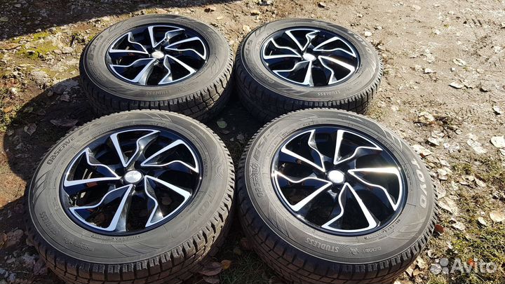Зимний комплект колес Toyota RAV4 r17