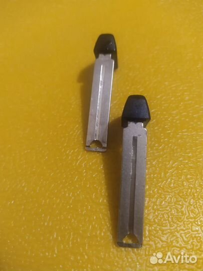 Аварийная вставка для Смарт ключа Toyota Camry