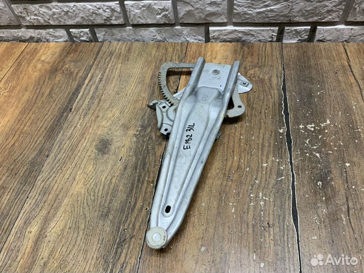 Toyota Corolla E18 Стеклоподъемник электр. задний