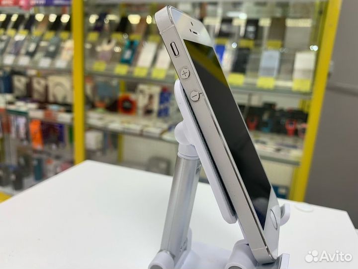 Apple iPhone 5S 16Gb (серебро)
