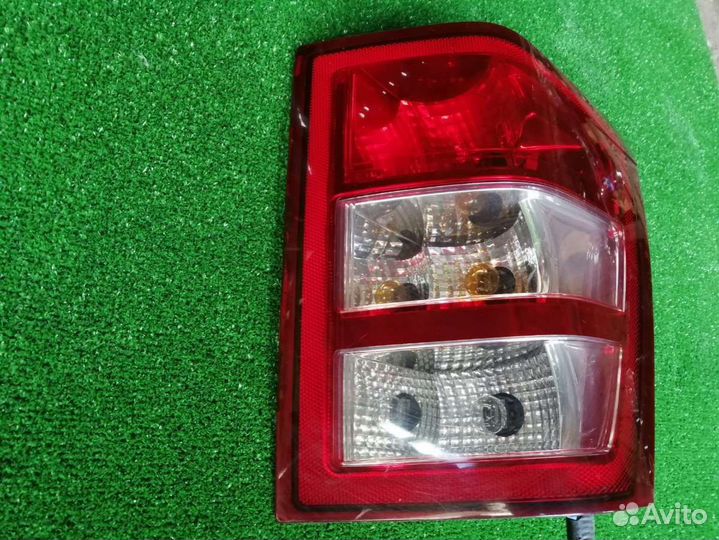 Фонарь задний правый Jeep Grand Cherokee WH/WK