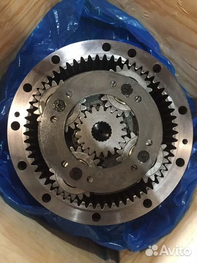 Редуктор поворота kobelco SK200-8