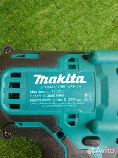 Гайковерт ударный аккумуляторный makita 800нм