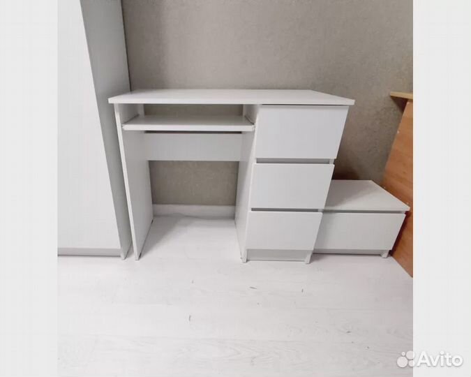 Письменный стол для школьника