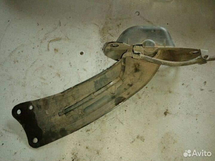 Рычаг продольный задний левый Volkswagen Passat B6