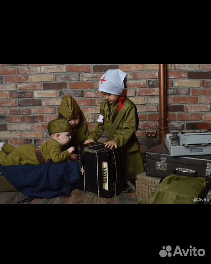 Военная форма и руссконародные костюмы