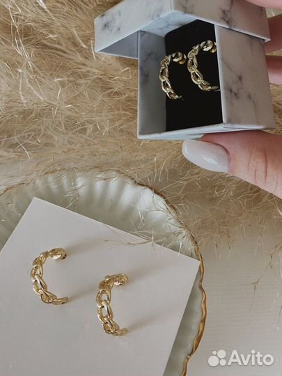 Серьги кольца золотого цвета