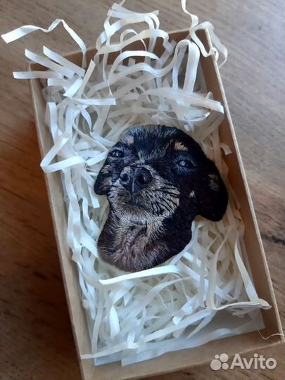 Вышивка гладью,брошки-подвески