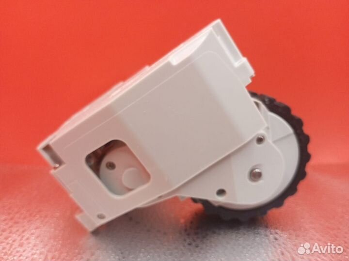 Роботы-пылесосы Xiaomi, Dreame / Колеса с разбора