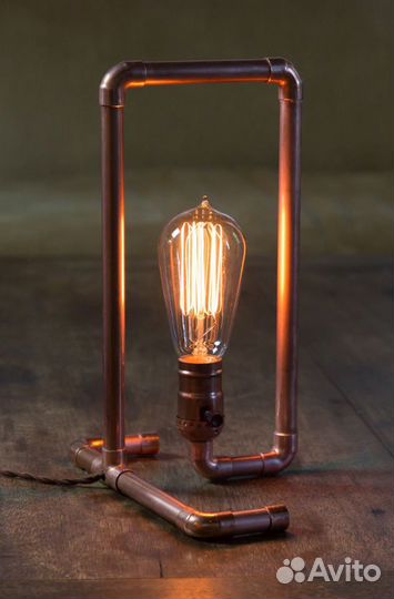 Настольная лампа