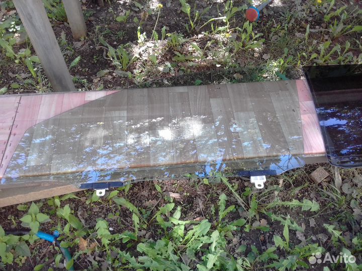 Стёкла левые Toyota Corolla-Fielder 121