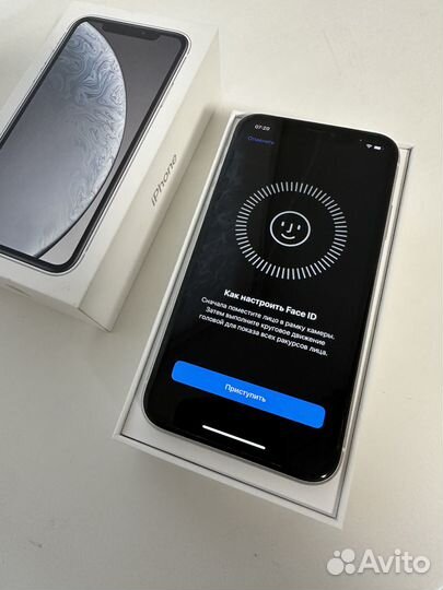 iPhone xr 64gb white