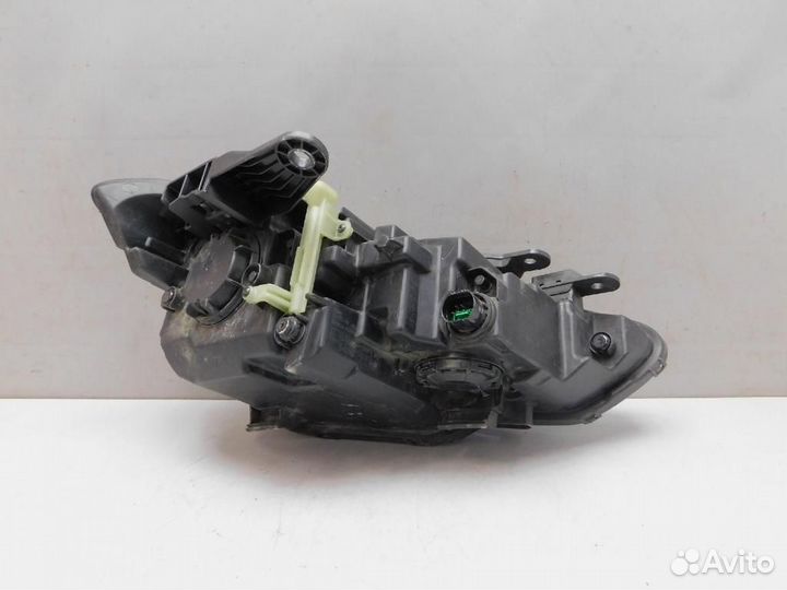 Фара левая Genesis G70