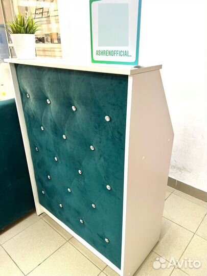 Шкаф витрина