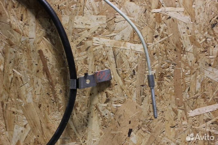 Трос стояночного тормоза Nissan Teana j32