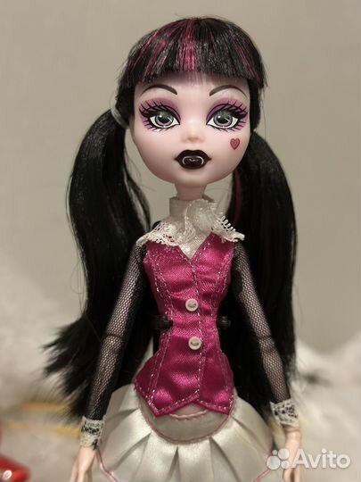 Кукла Монстер Хай Дракулаура базовая