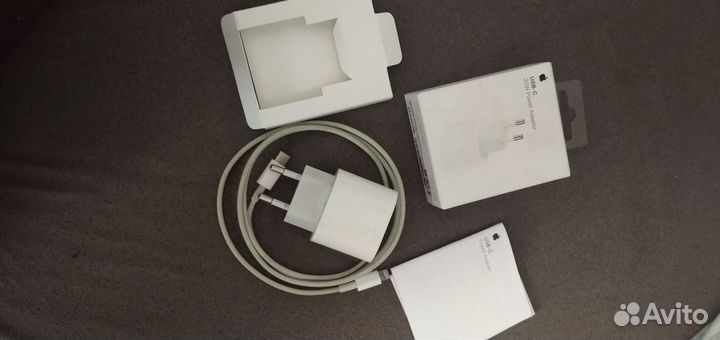 Зарядка на iPhone 20w