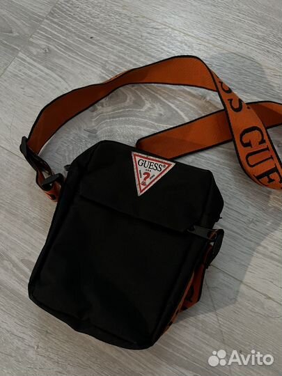 Сумка guess через плечо