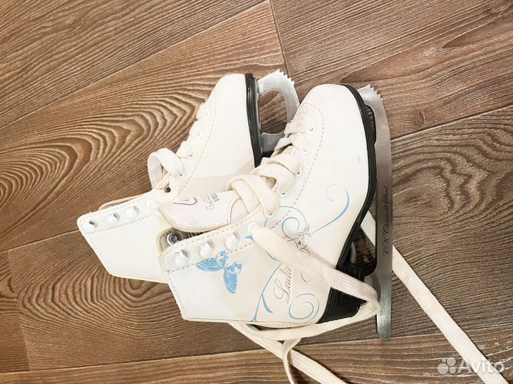 Коньки фигурные 28р-р