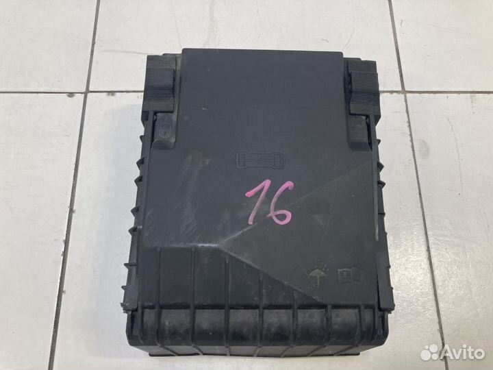 Блок предохранителей Volkswagen Passat B7 (2010—20