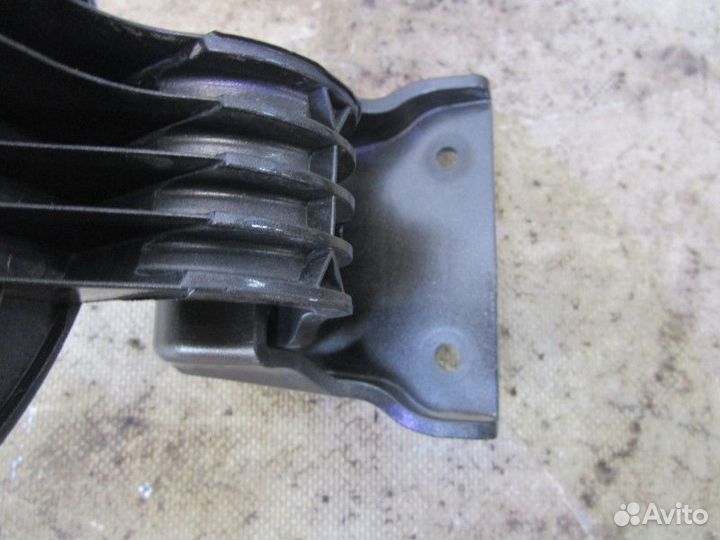 Лючок бензобака Kia Cerato 2009-2013 (695101M000)