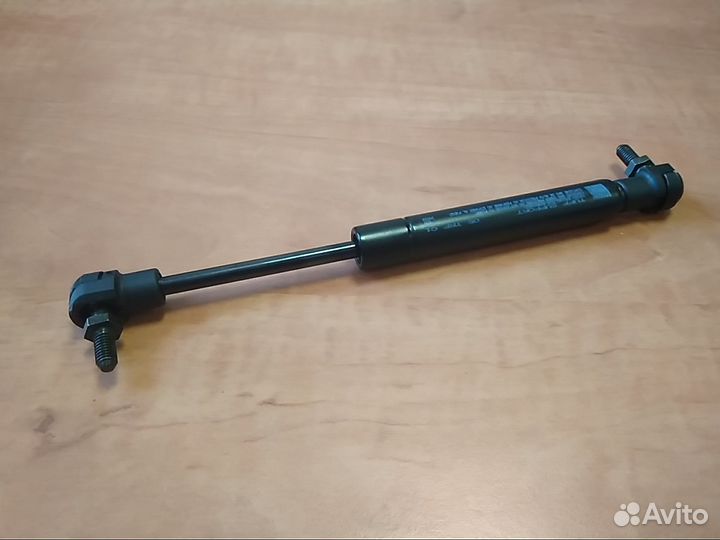 Амортизатор бардачка на JCB 3сх 4сх 331/25635