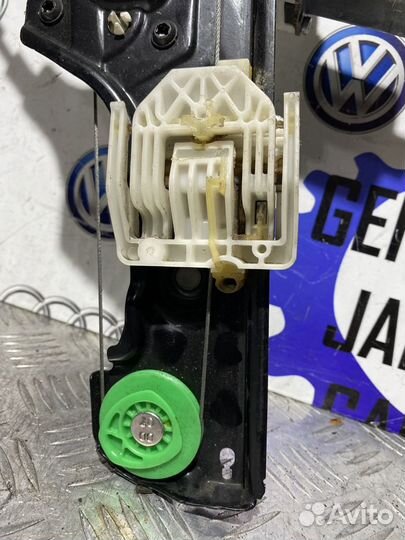 Стеклоподъемник передний правый BMW E90