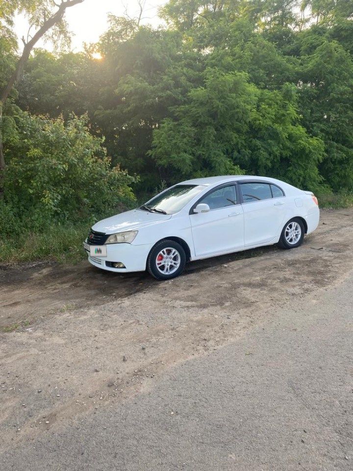 Geely Emgrand EC7: фото владельца