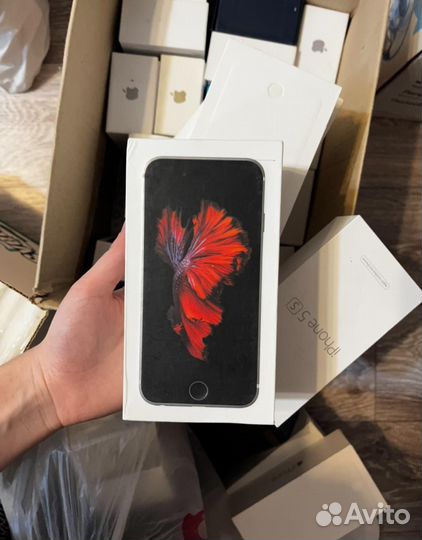 Чехлы, защитные стекла, коробки от телефонов