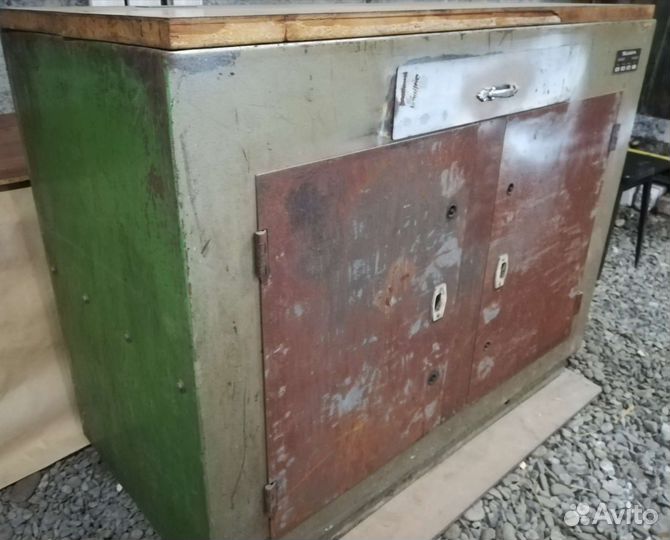 Верстак для гаража