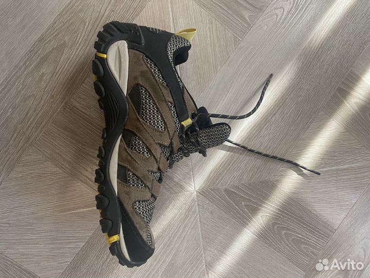 Трекинговые кроссовки merrell