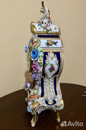 Фарфоровые часы. Высота-45 см. Германия