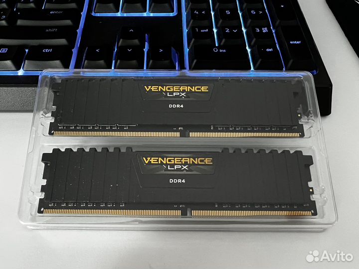 Оперативная память Corsair vengeance LPX DDR4