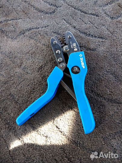 Зажимник для клемм