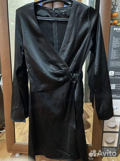 Платье 42 черное zarina на запахе, сзади молния