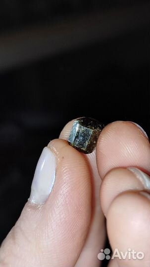 Вилуит кристалл