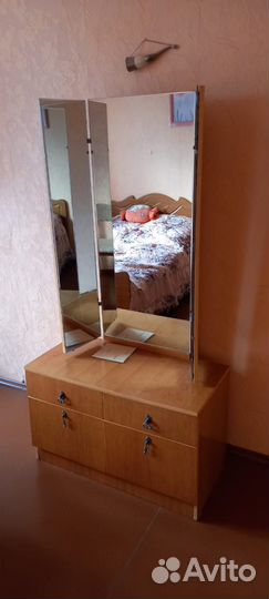 Спальный гарнитур