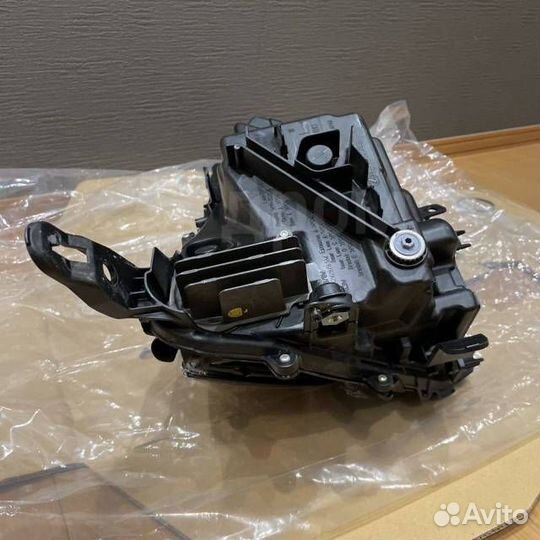 Фара передняя левая Lexus Ux200 mzah10 M20afxs