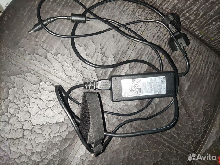 Sumsung ноутбук NP-R525L