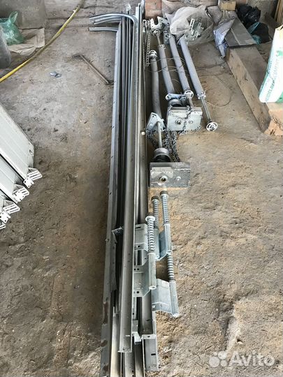 Секционные ворота бу