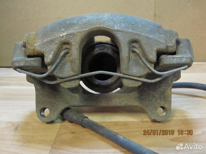 Суппорт передний правый, VW Passat B6