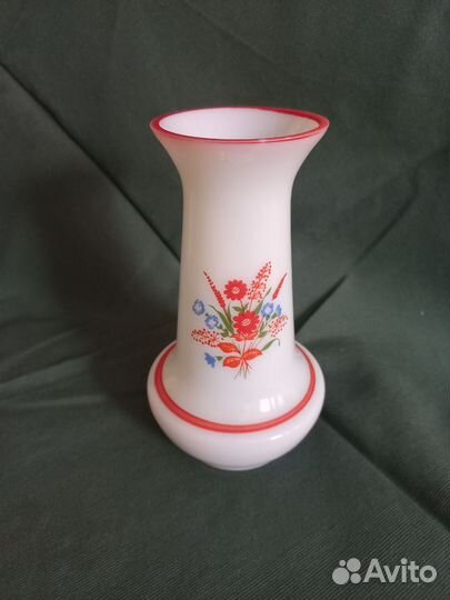 Ваза молочное стекло СССР