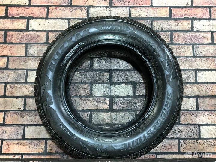 Bridgestone Blizzak DM-V2 215/65 R16 98S