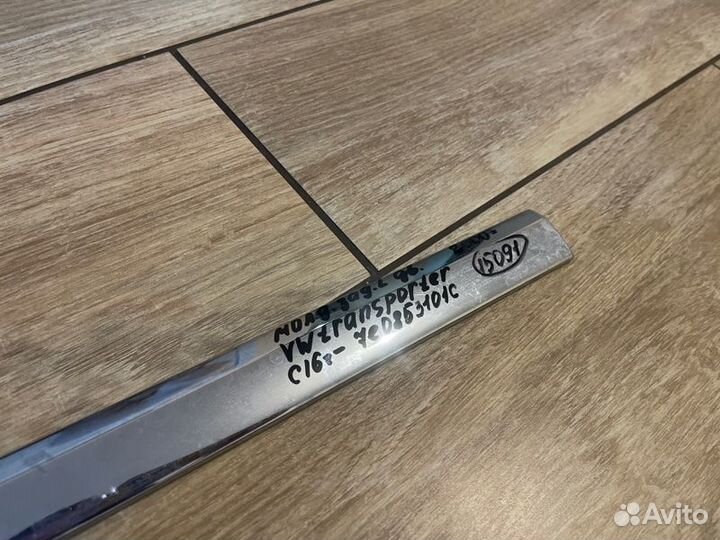 Накладка двери задняя левая Volkswagen Transporter