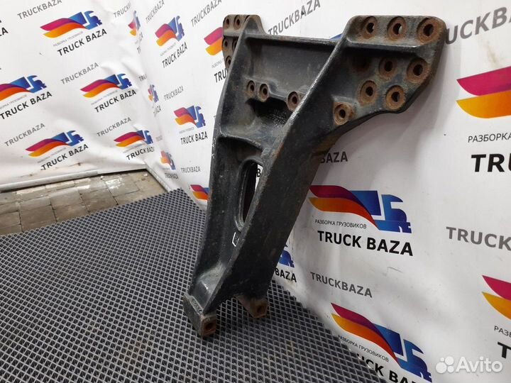 Кронштейн реактивной тяги