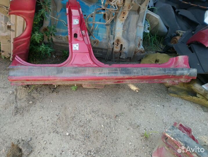 Порог правый peugeot 207