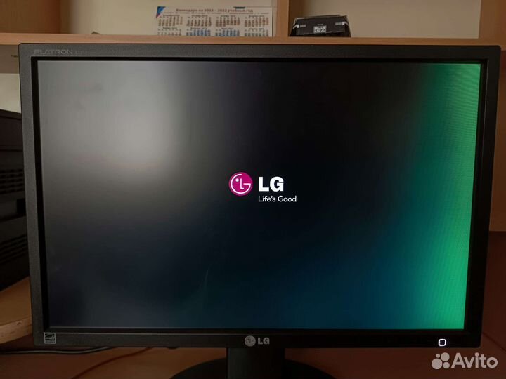 Монитор LG flatron е2210